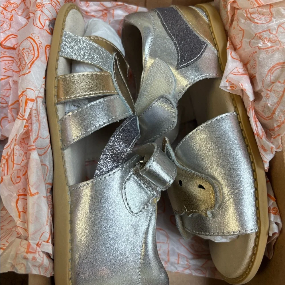 LIVIE & LUCA GIRL'S UNICORN SANDALS | SILVER METALLIC